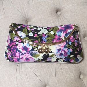 Also clutch purse